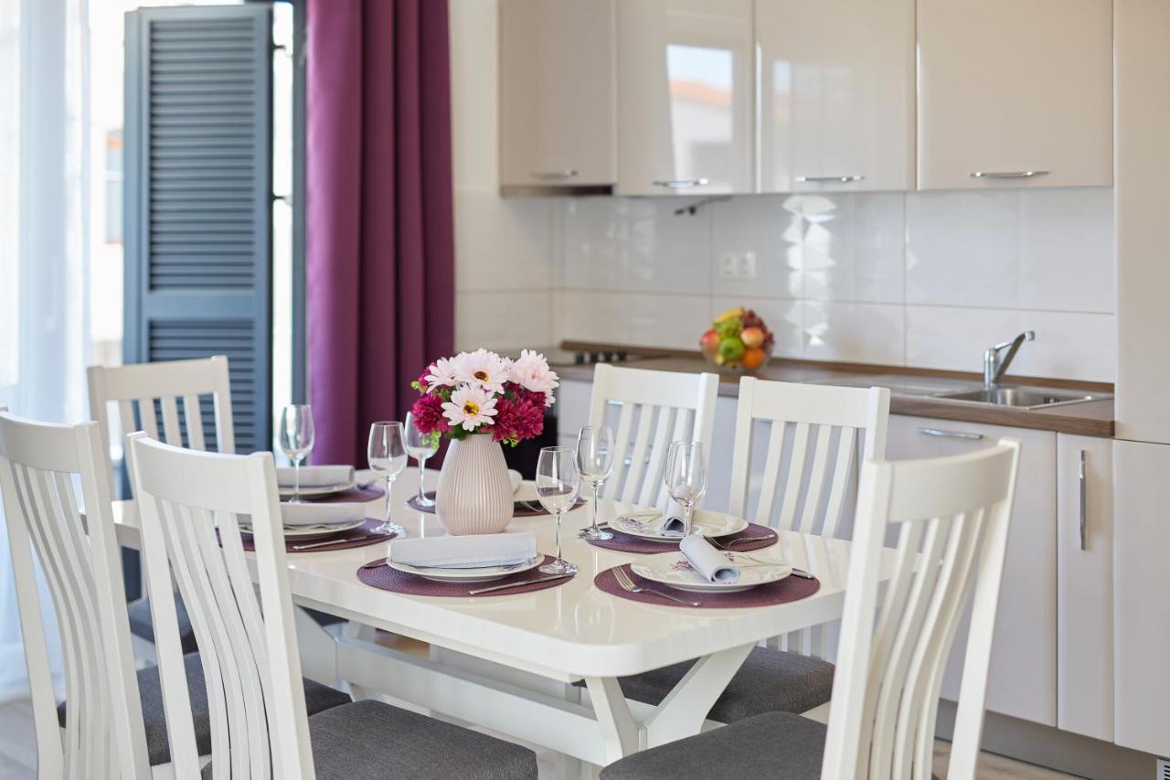 Apartments Nika Turanj Exterior photo