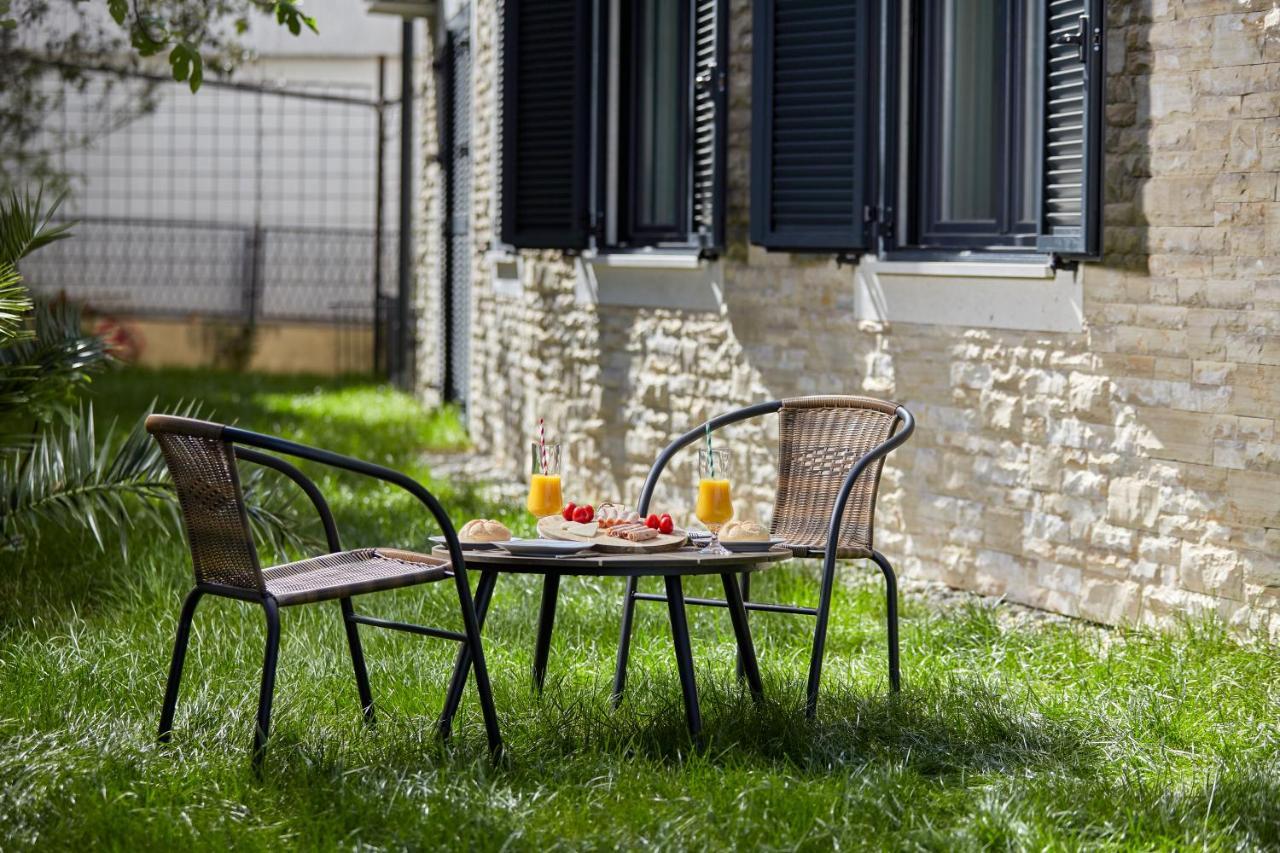 Apartments Nika Turanj Exterior photo