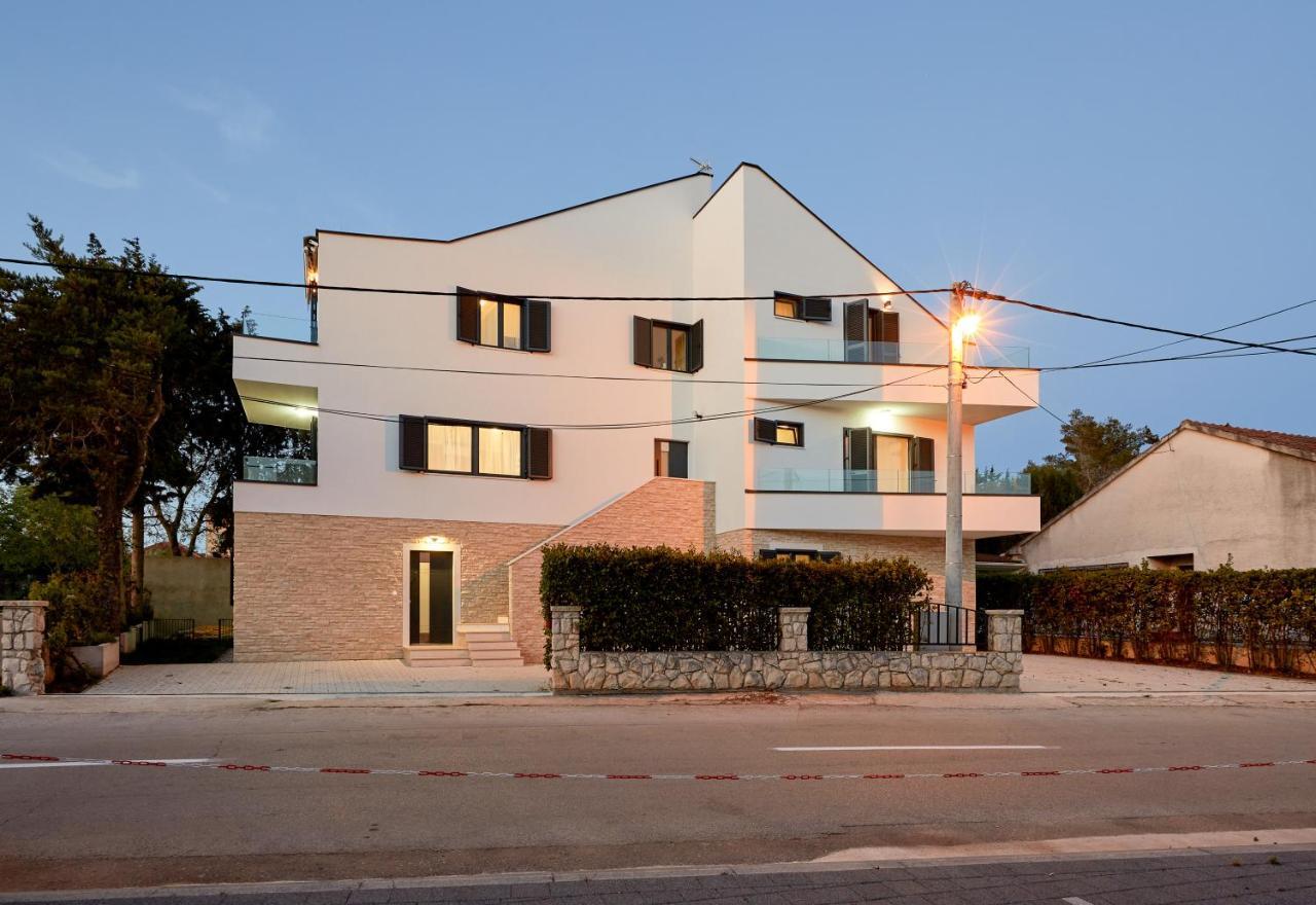 Apartments Nika Turanj Exterior photo