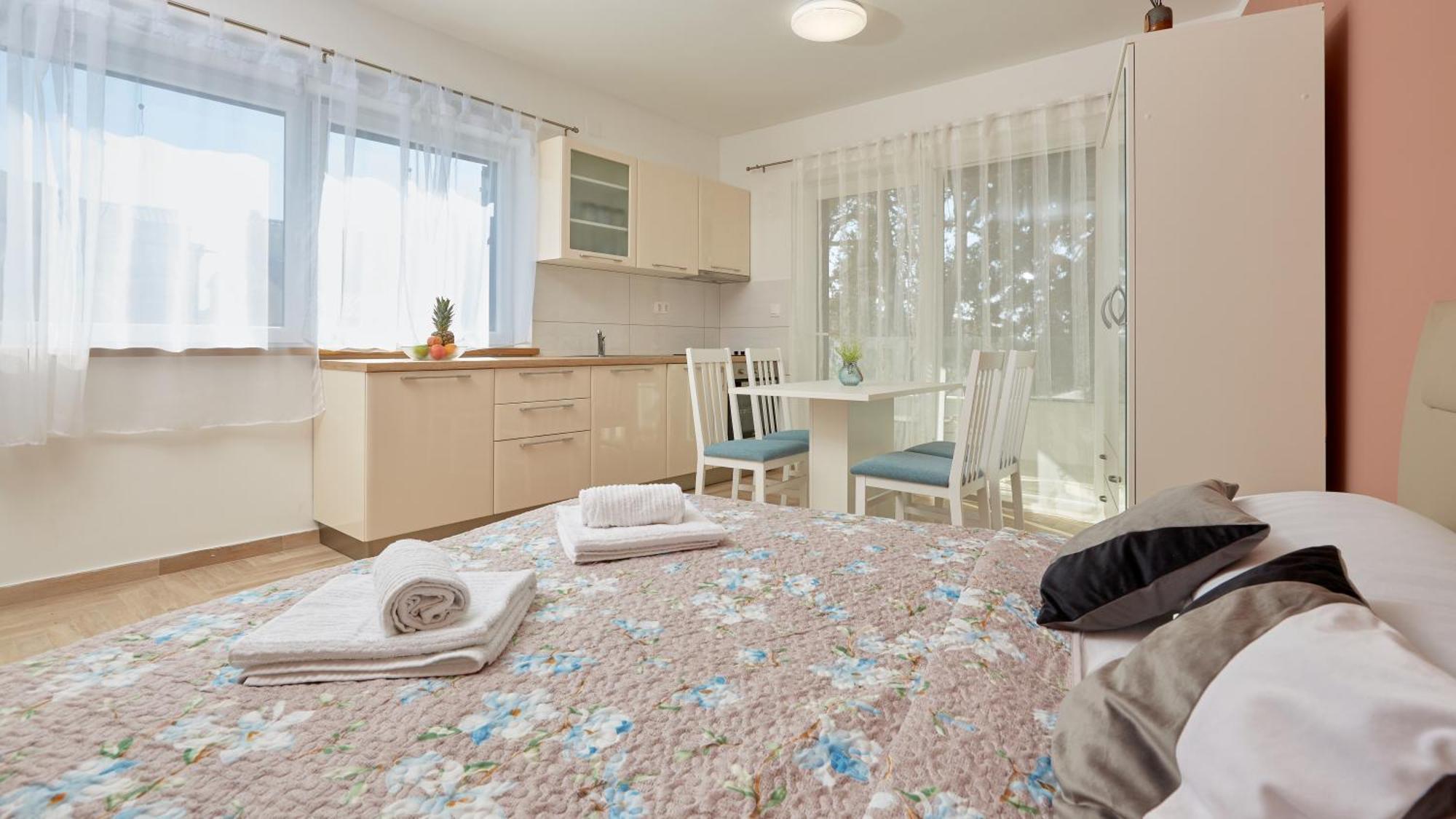 Apartments Nika Turanj Room photo